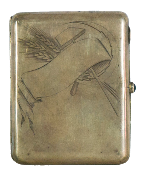 Портсигар с агитационным сюжетом с изображением серпа и молота, колосьев.